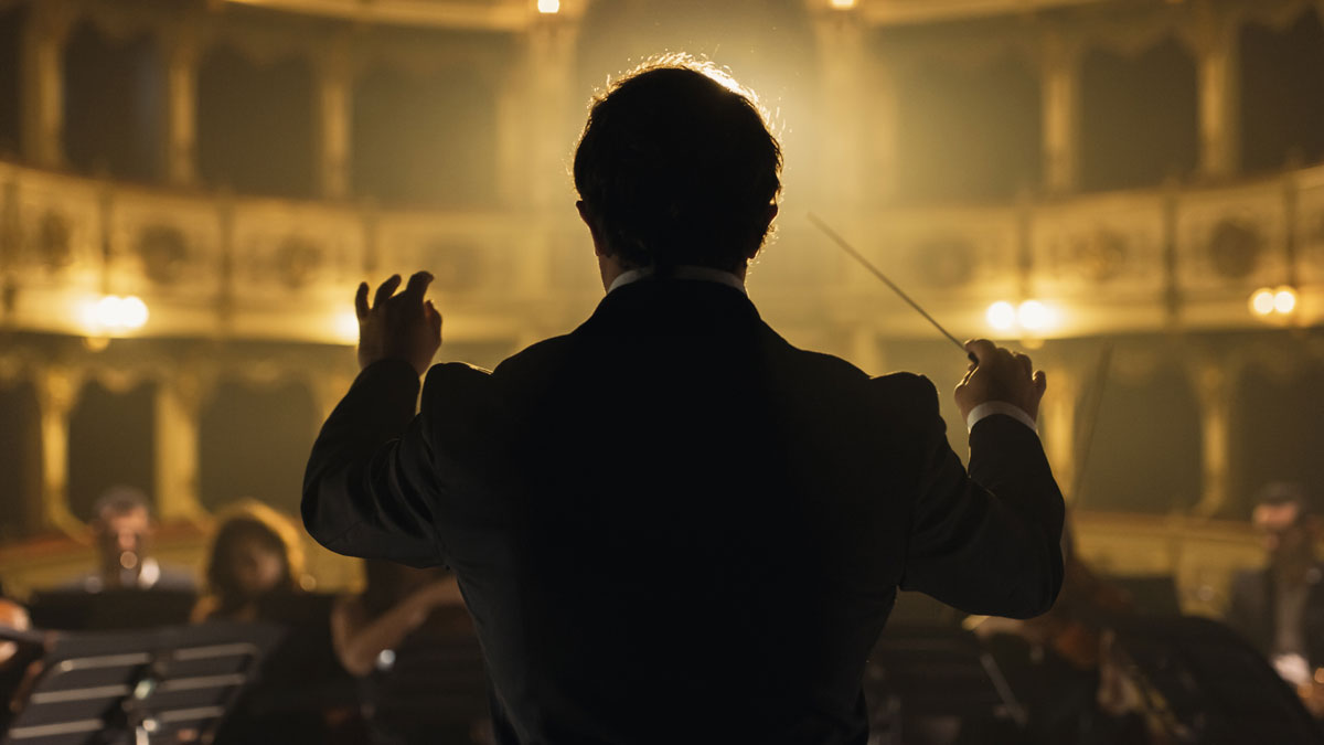 The-Role-of-Conductors-in-the-Orchestra.jpg